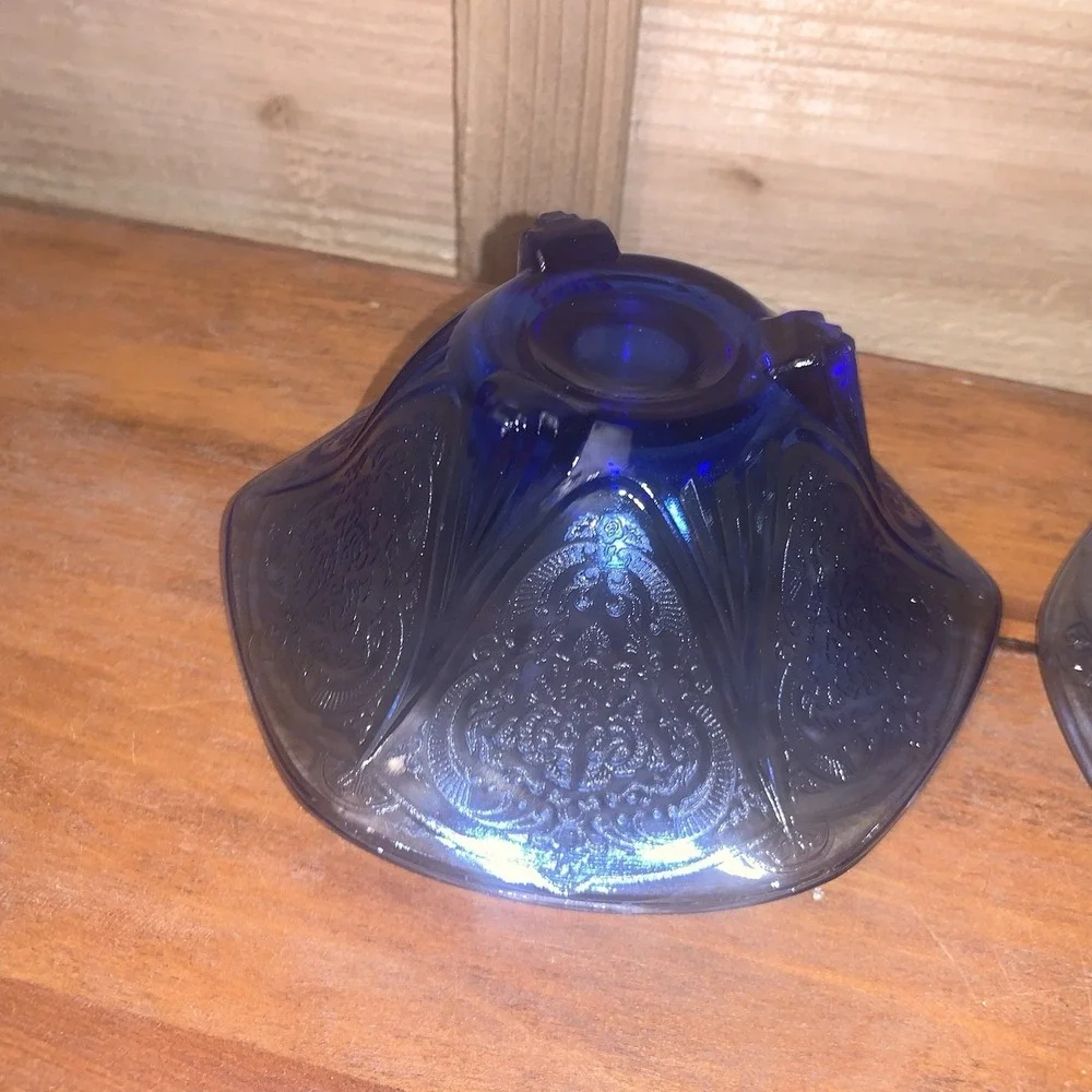 HAZEL ATLAS COBALT BLUE ROYAL LACE‎ RUFFLED PAIR 2 CANDLESTICKS VERY RARE EUC